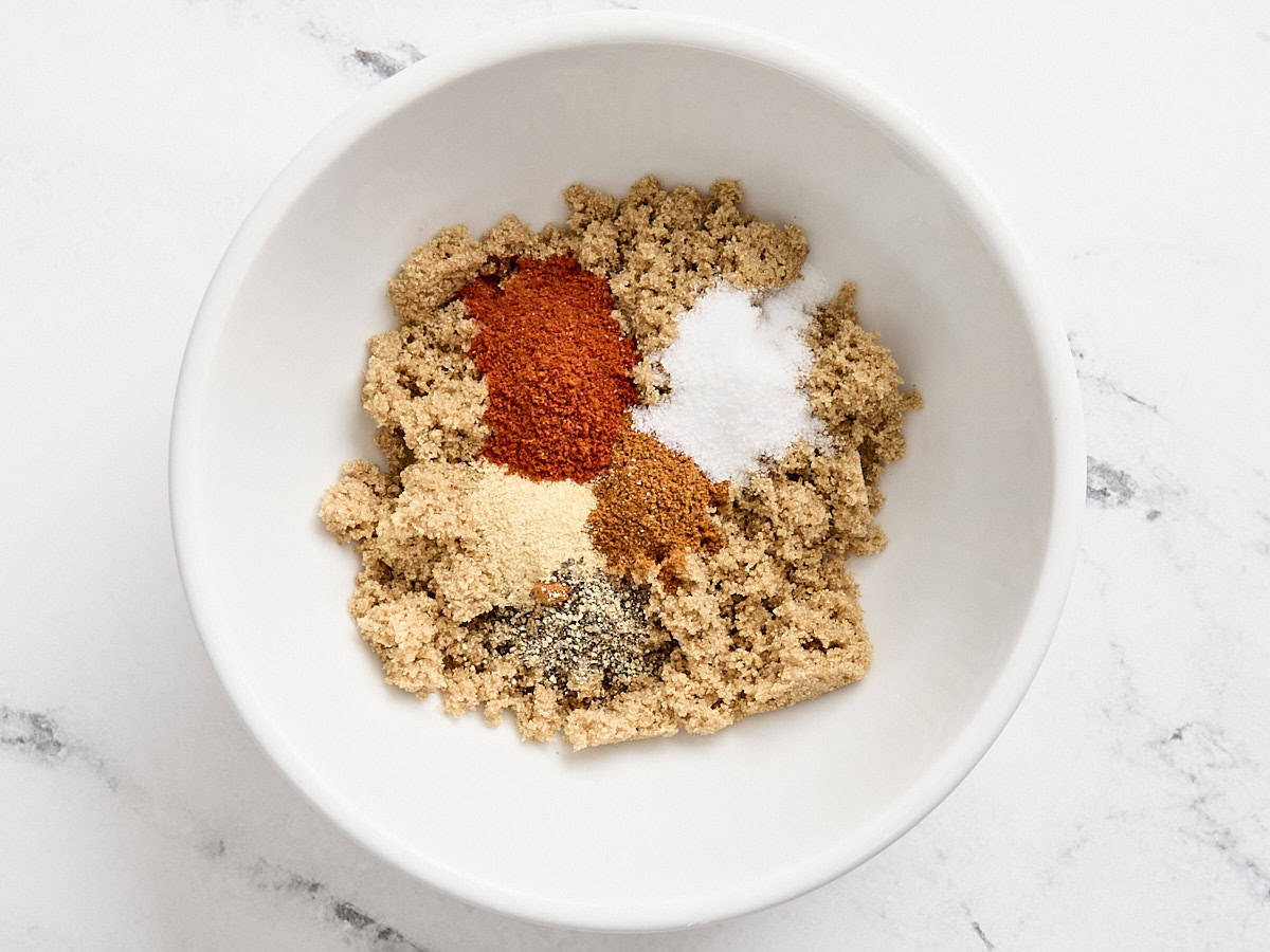 Seasoning rub for glazed pork chops in a bowl.