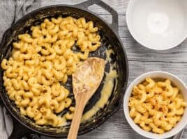 This incredible roux-less mac and cheese is rich, creamy, and only requires seven ingredients. Perfect for last minute weeknight dinners! BudgetBytes.com