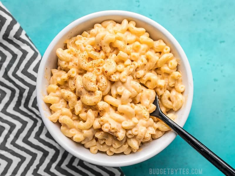 https://www.budgetbytes.com/wp-content/uploads/2018/09/Rice-Cooker-Mac-and-Cheese-fork.jpg