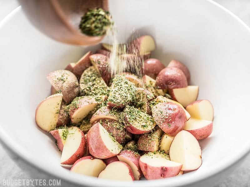 https://www.budgetbytes.com/wp-content/uploads/2018/10/Season-Chopped-Potatoes-with-Garlic-Herb-Seasoning.jpg