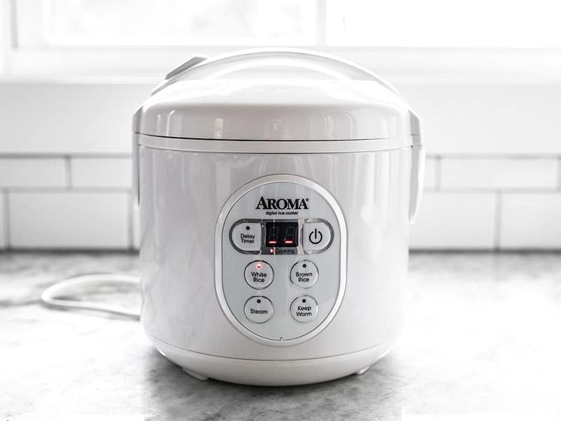 https://www.budgetbytes.com/wp-content/uploads/2018/11/Add-Beef-to-Rice-Cooker.jpg