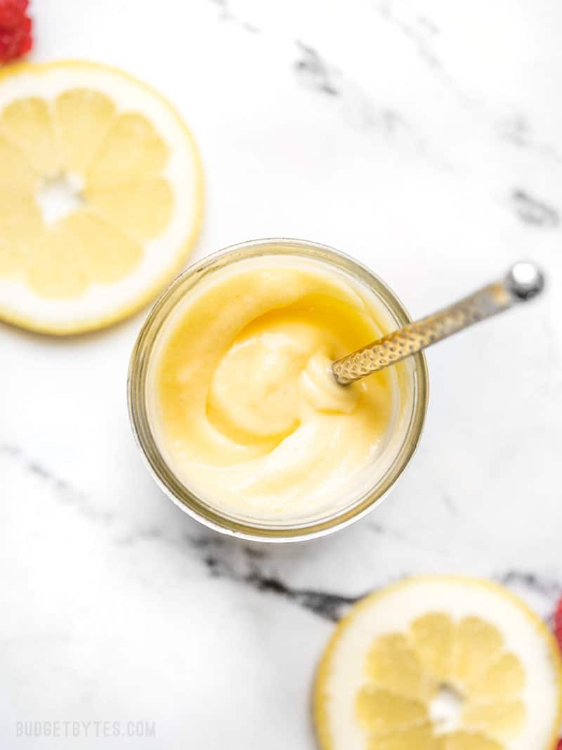 How to Make a Fruit Smoothie - Jar Of Lemons