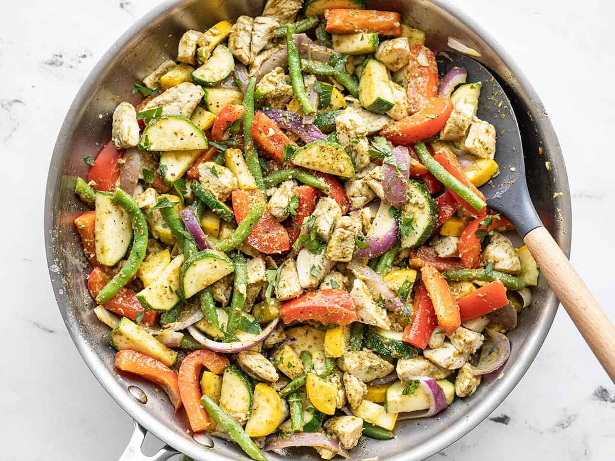 frying pan chicken and vegetables