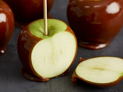 Homemade Caramel Apples (A Fun Fall Treat) - Budget Bytes