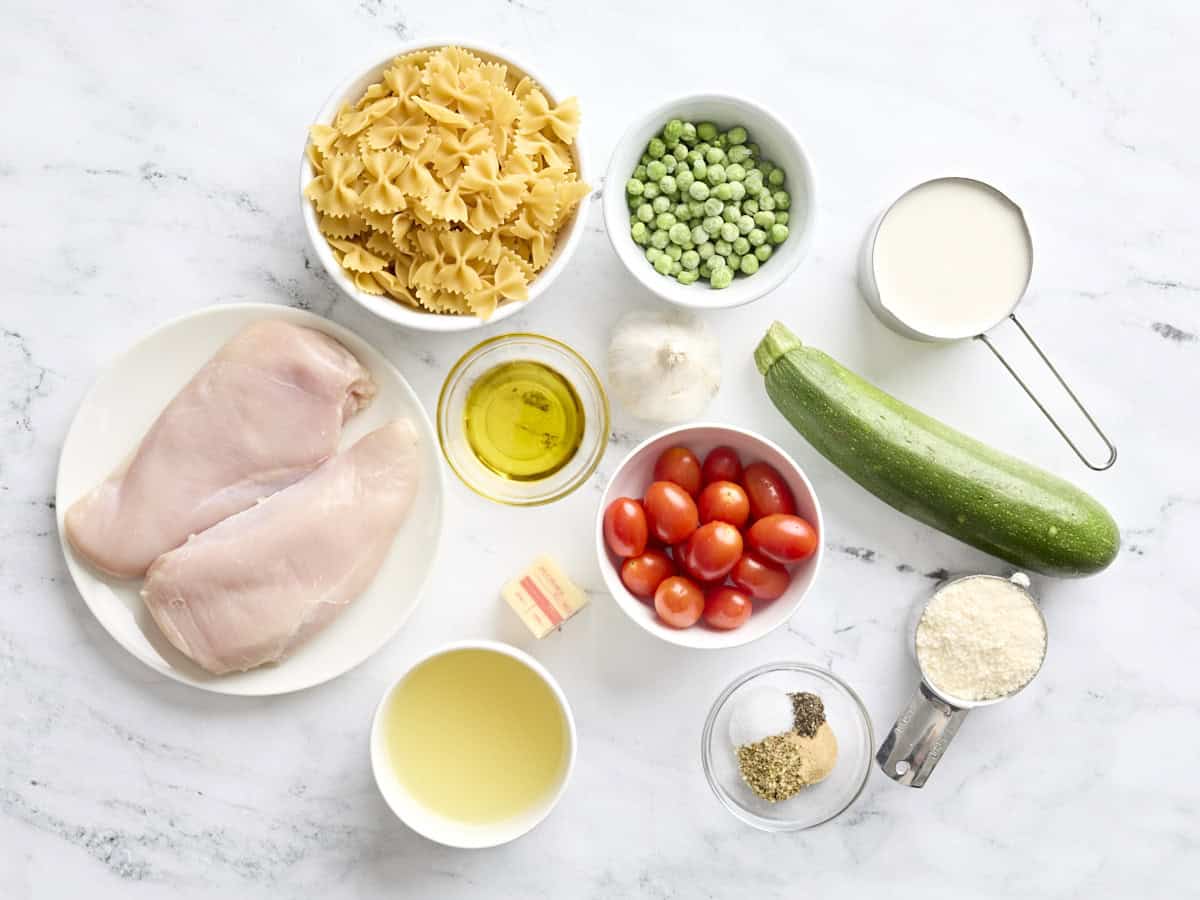 The ingredients for Chicken Pasta Primavera.